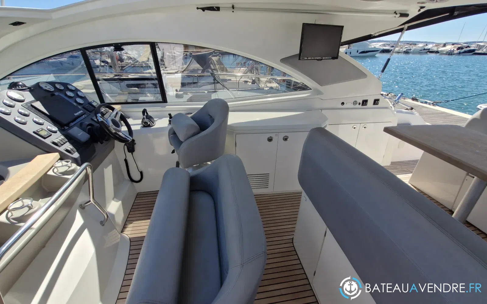 slider 12 Beneteau GT 44