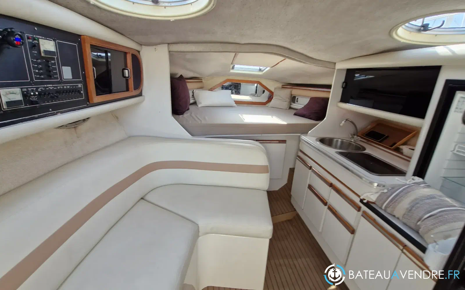 slider 11 Cruisers Yachts 3070 Rogue