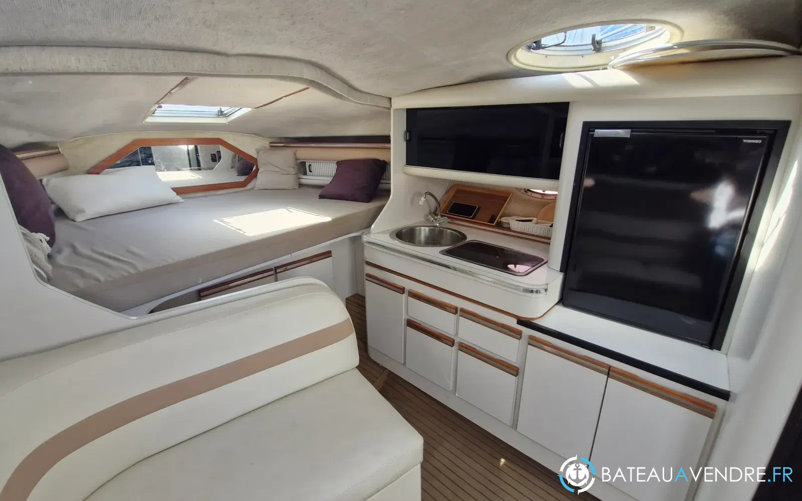 slider 14 Cruisers Yachts 3070 Rogue