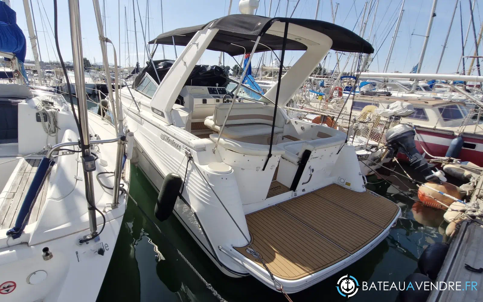 slider 1 Cruisers Yachts 3070 Rogue
