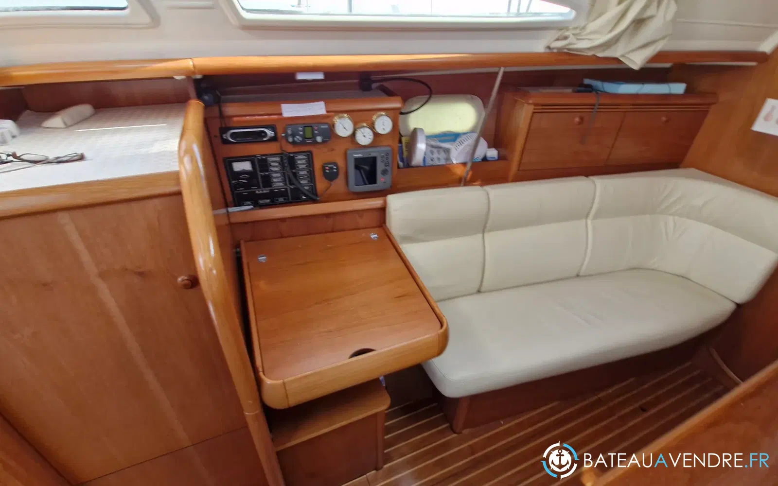 slider 8 Jeanneau Sun Odyssey 35