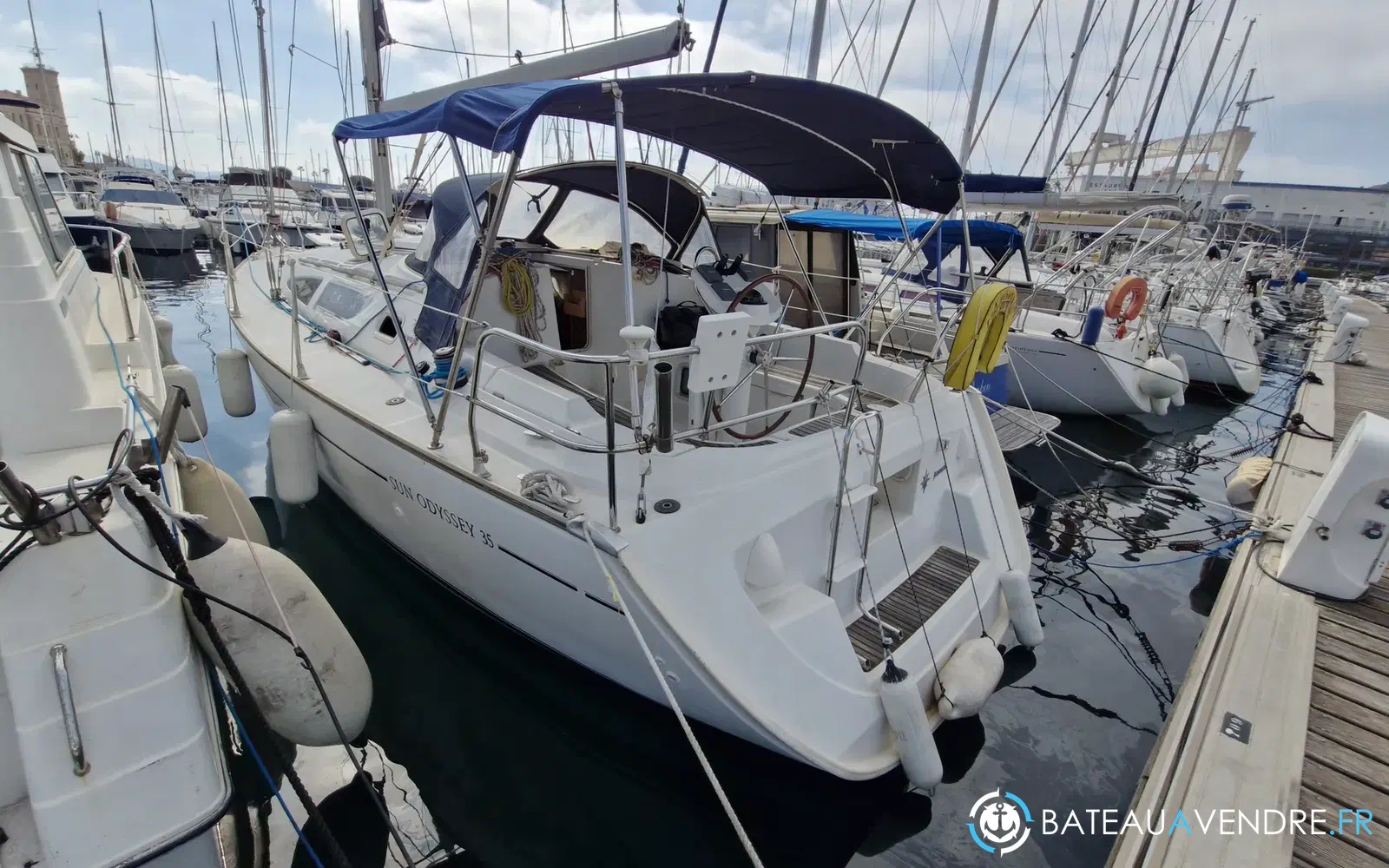 slider 1 Jeanneau Sun Odyssey 35