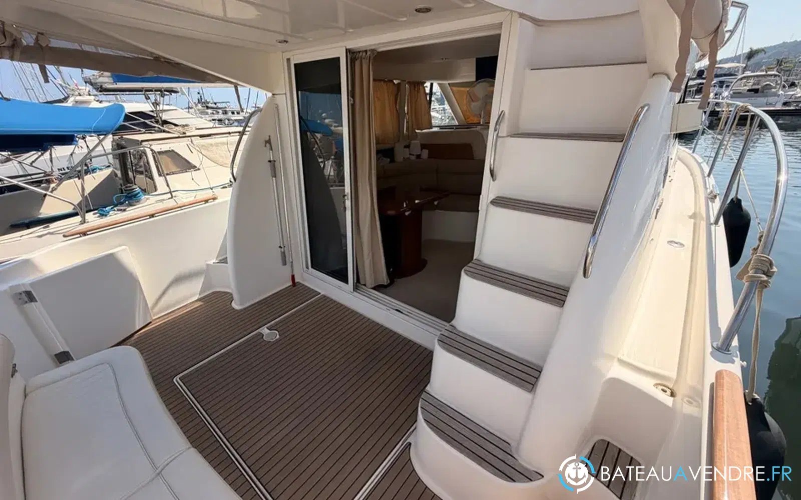 slider 12 Jeanneau Prestige 32