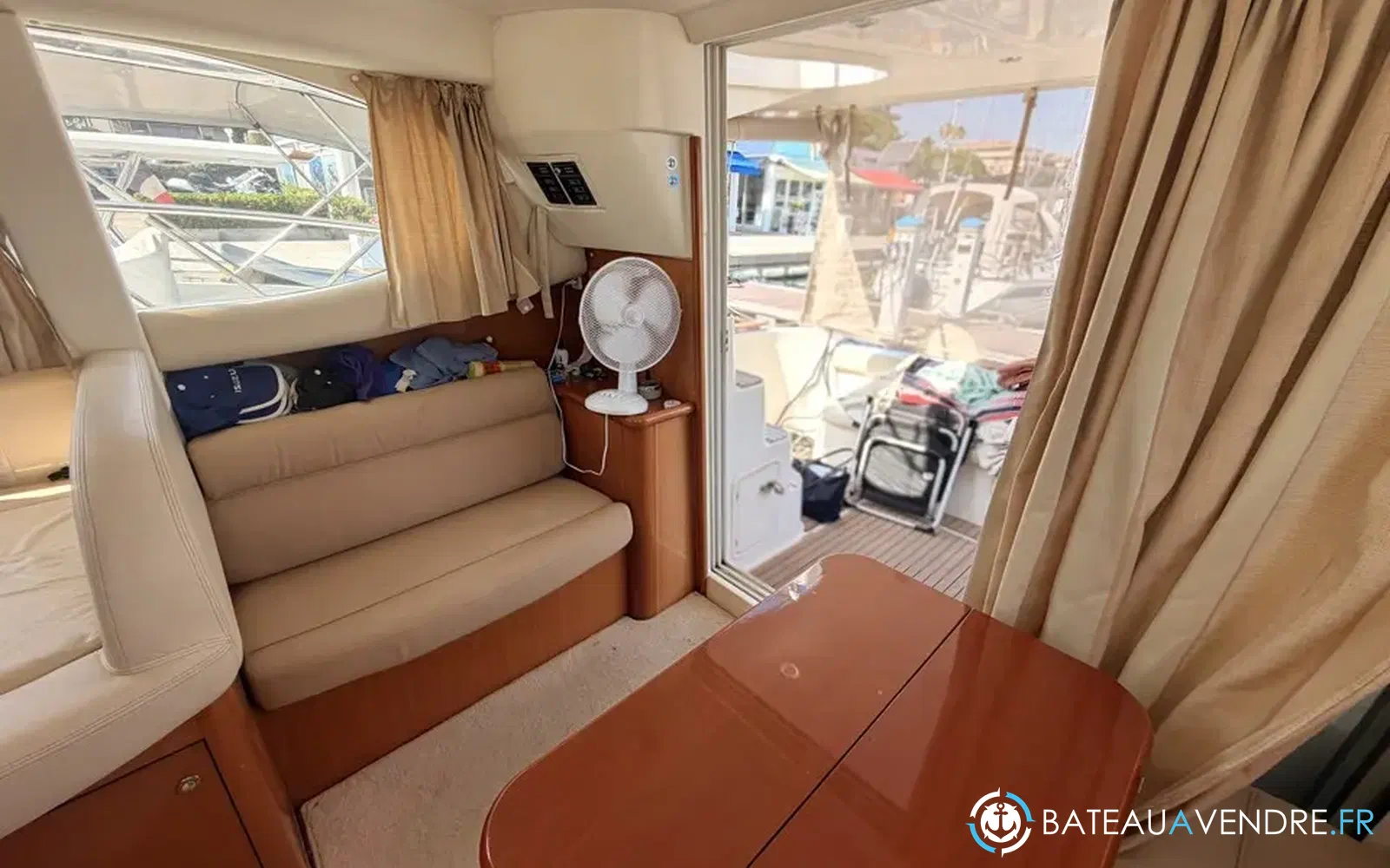 slider 21 Jeanneau Prestige 32