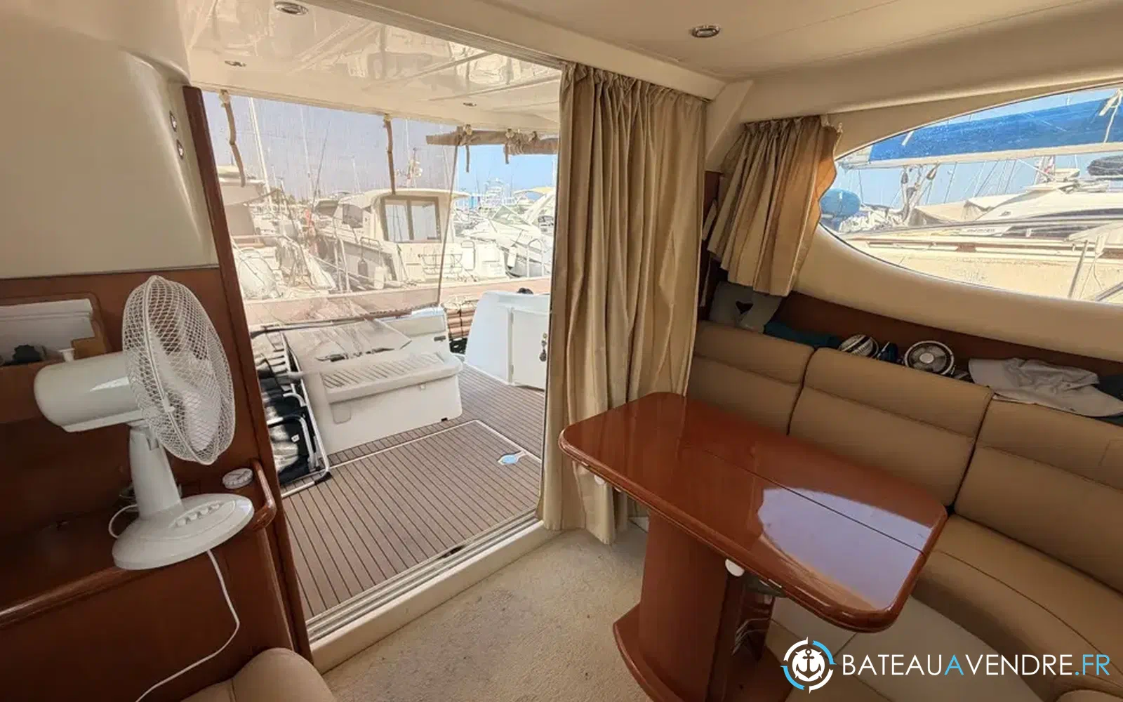 slider 22 Jeanneau Prestige 32