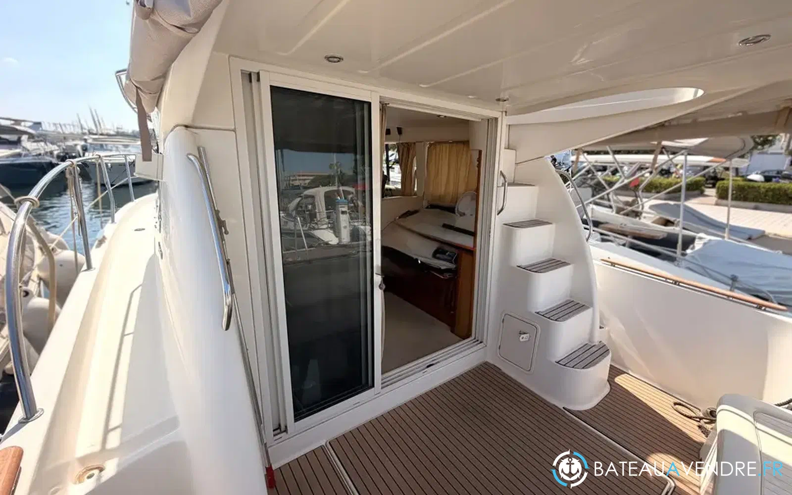 slider 3 Jeanneau Prestige 32