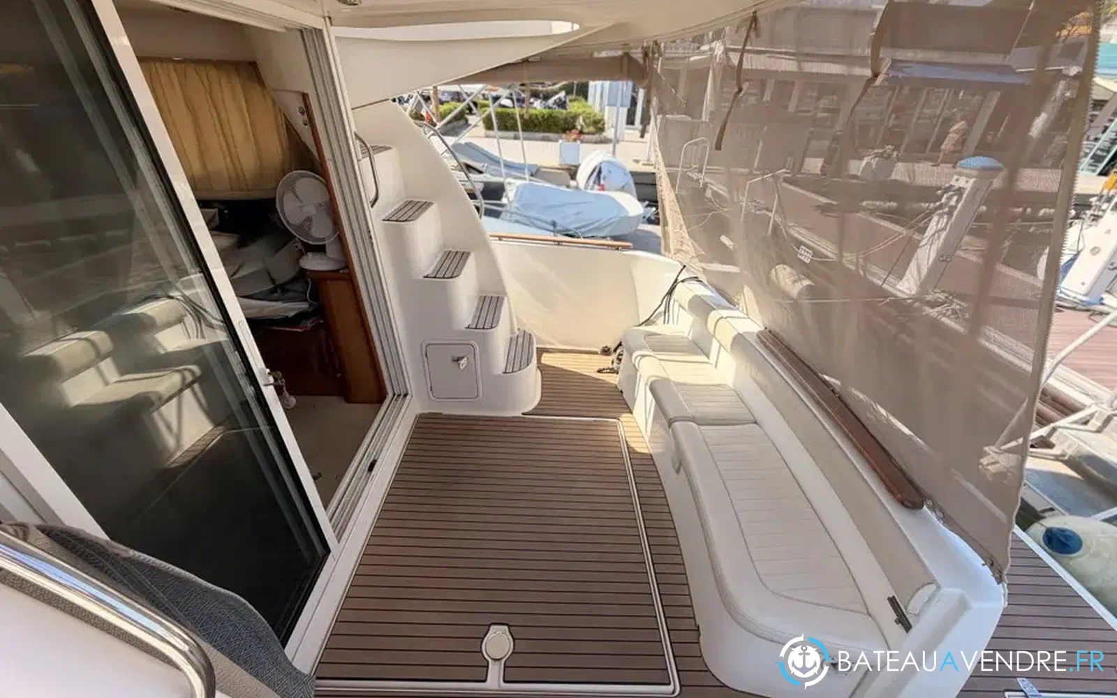 slider 5 Jeanneau Prestige 32
