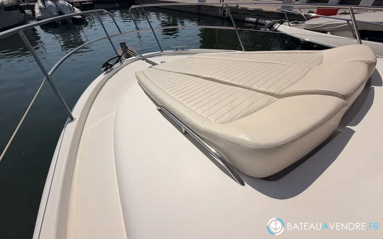 slider 8 Jeanneau Prestige 32