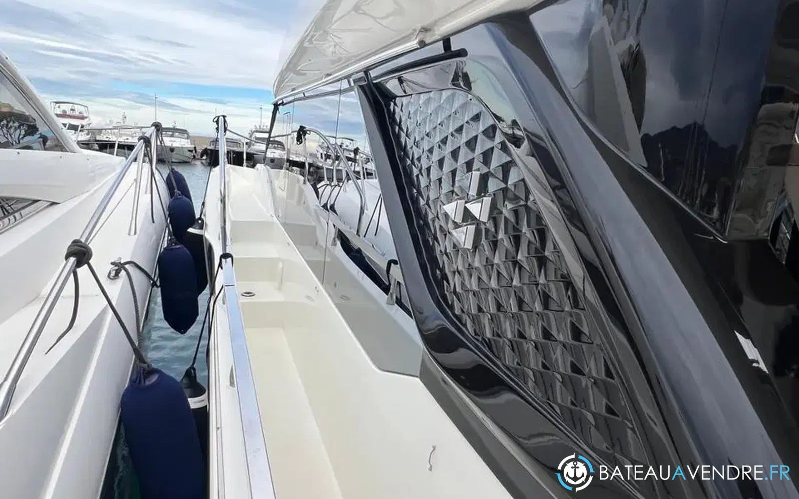 slider 11 Prestige Yachts F4.9
