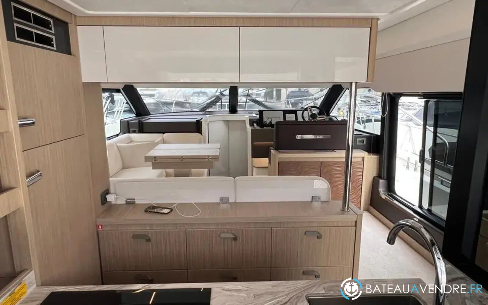slider 15 Prestige Yachts F4.9