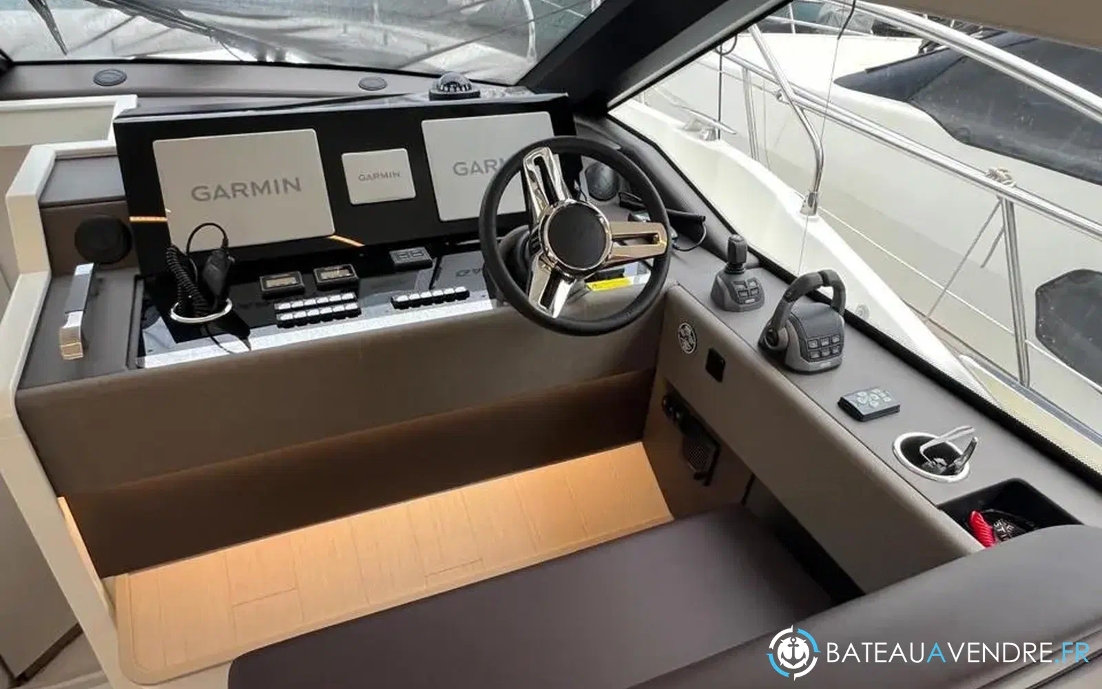 slider 23 Prestige Yachts F4.9