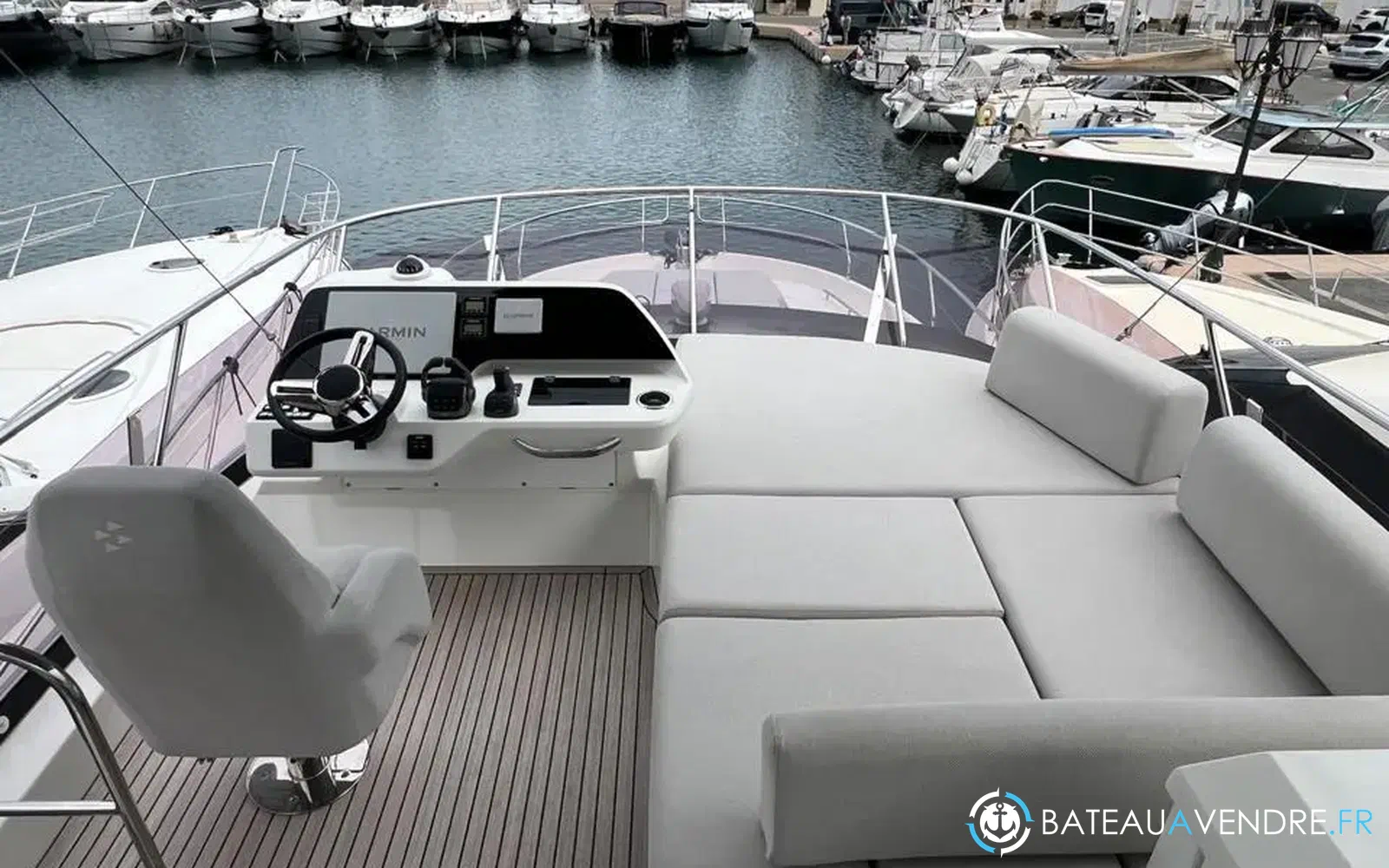 slider 6 Prestige Yachts F4.9