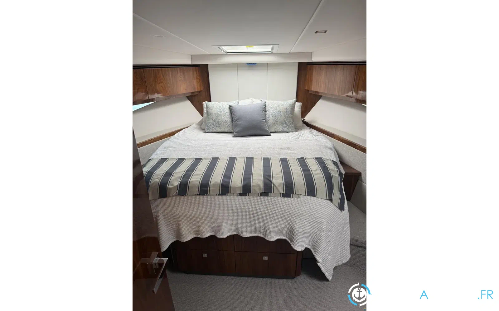 slider 3 Riviera 4800 SPORT YACHT SÉRIE II ÉDITION PLATINE