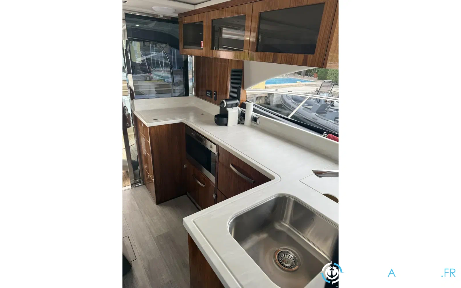slider 4 Riviera 4800 SPORT YACHT SÉRIE II ÉDITION PLATINE