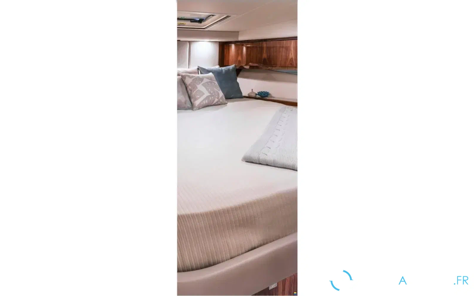slider 7 Riviera 4800 SPORT YACHT SÉRIE II ÉDITION PLATINE
