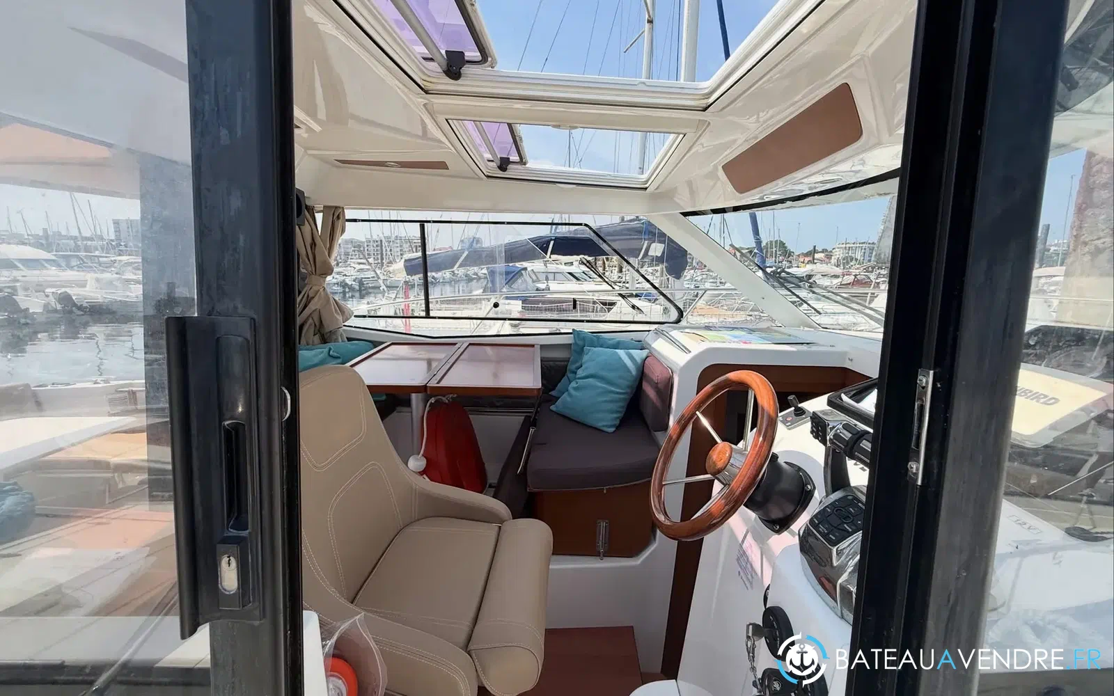 slider 12 Jeanneau Merry Fisher 855