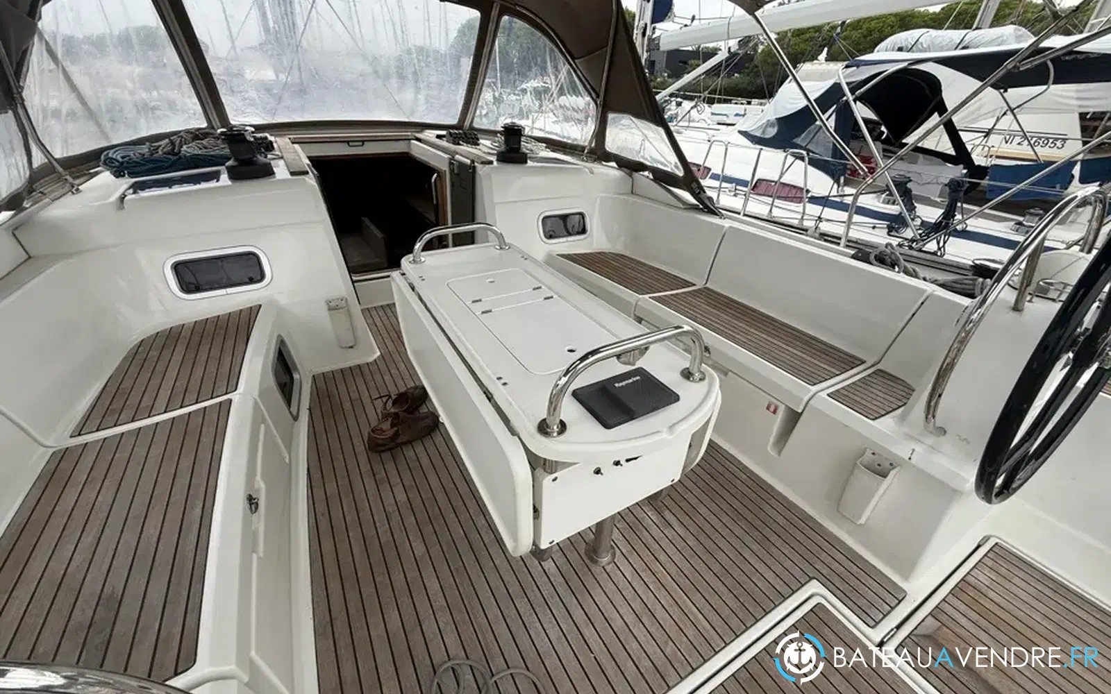 slider 25 Jeanneau Sun Odyssey 519