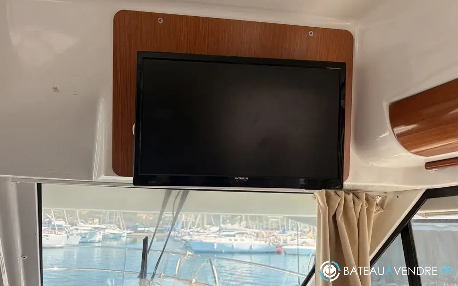 slider 23 Beneteau Antares 980