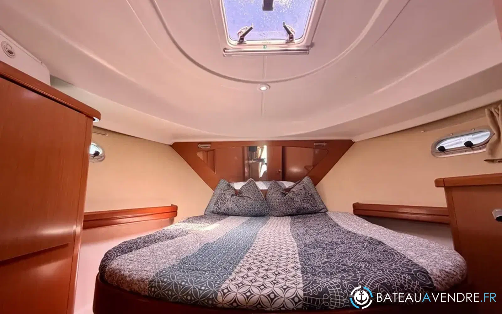 slider 31 Beneteau Antares 980