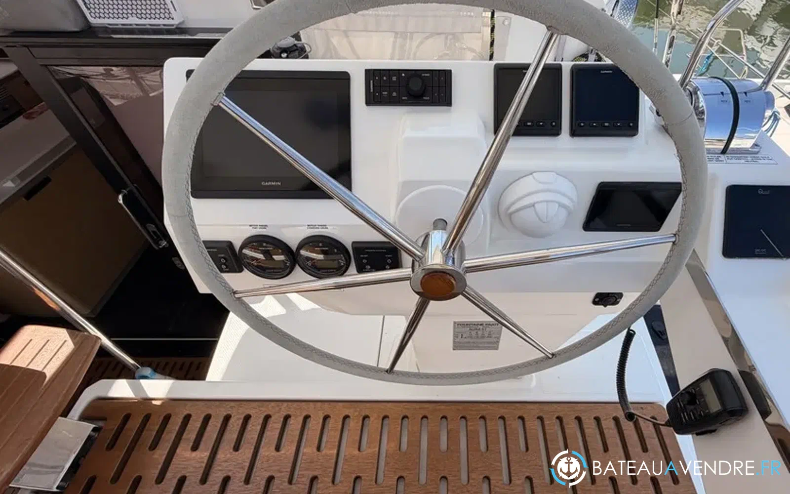slider 11 Fountaine Pajot Aura 51