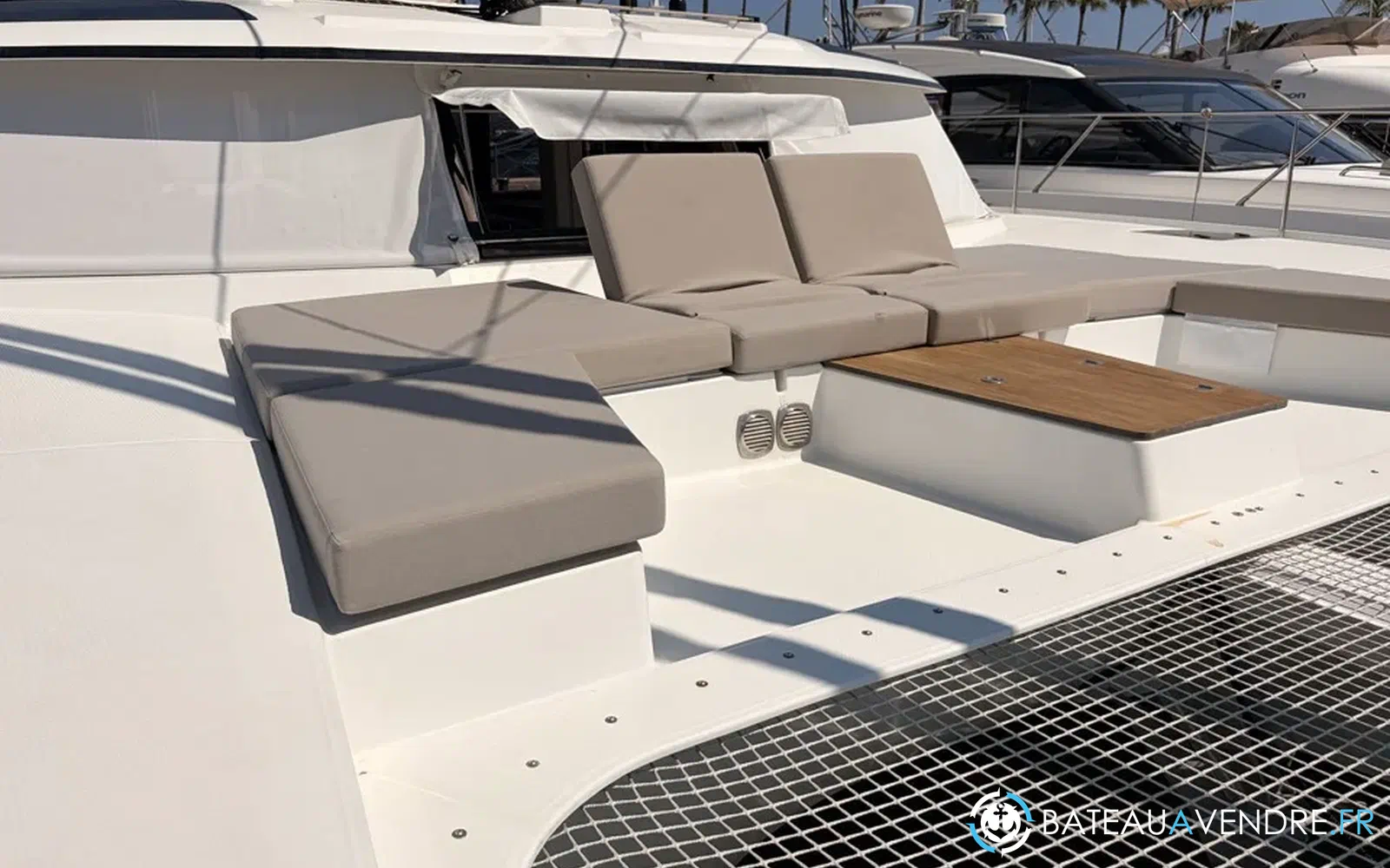 slider 14 Fountaine Pajot Aura 51