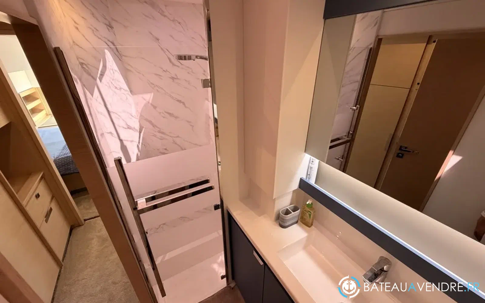 slider 18 Fountaine Pajot Aura 51