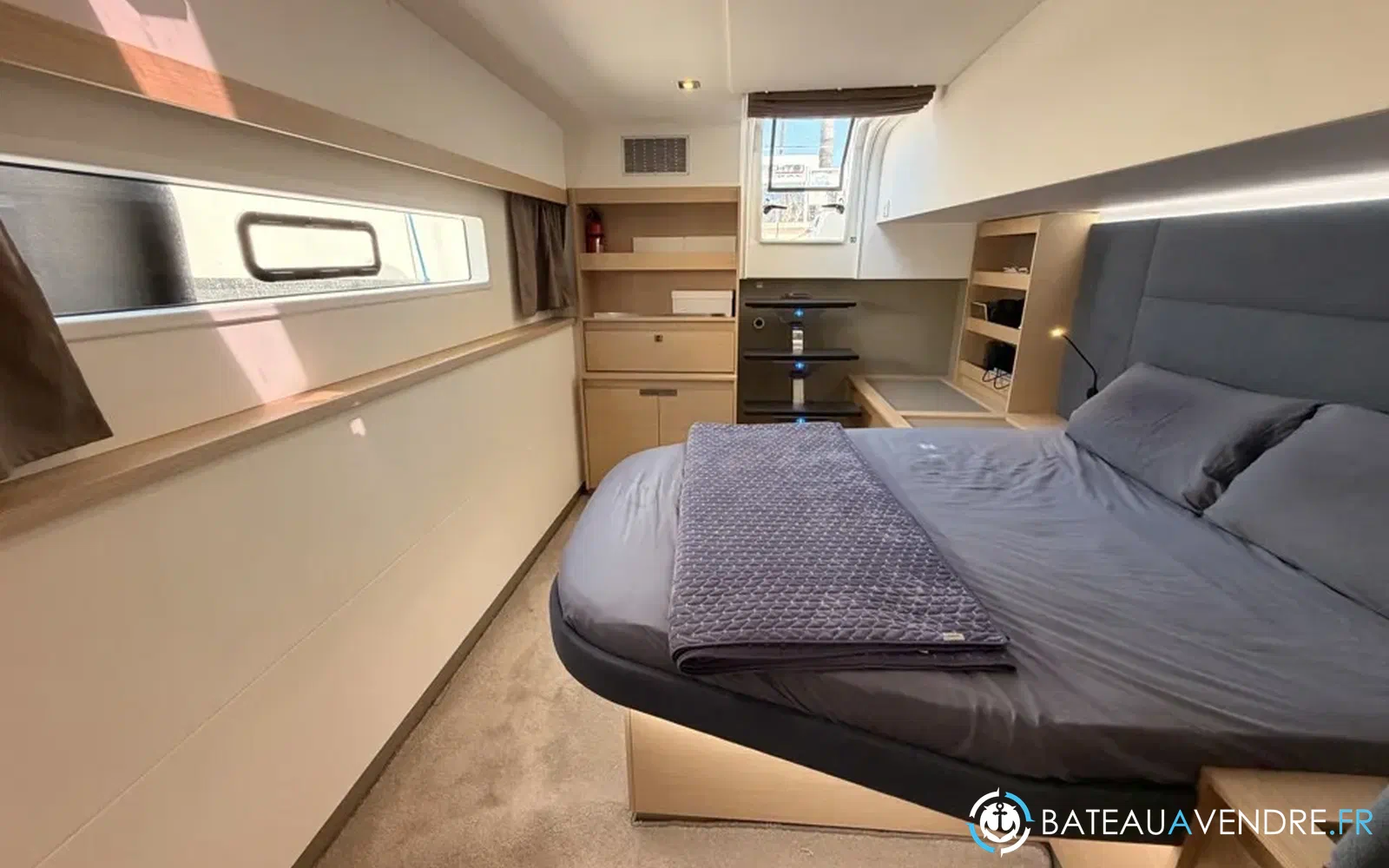 slider 28 Fountaine Pajot Aura 51