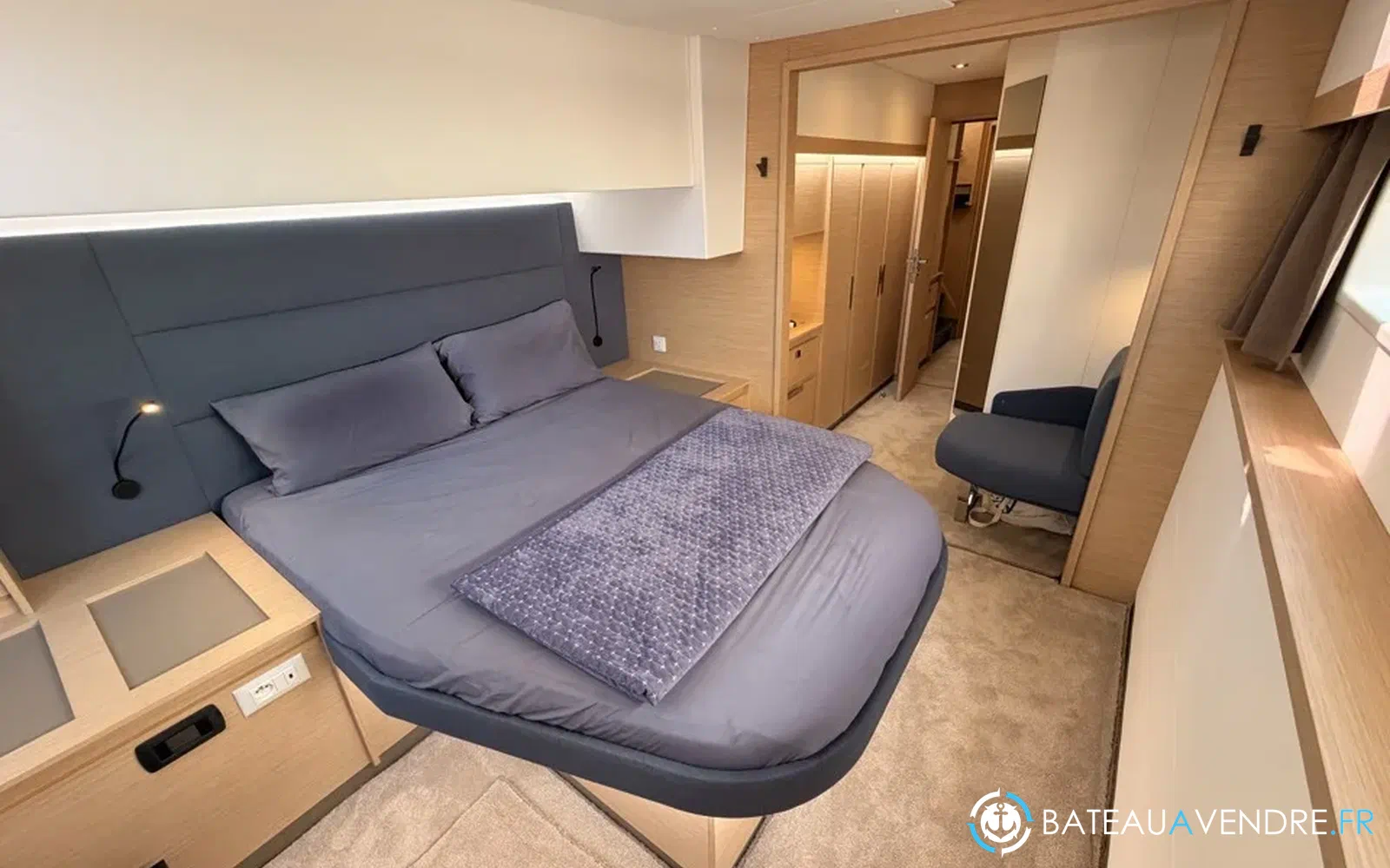 slider 29 Fountaine Pajot Aura 51
