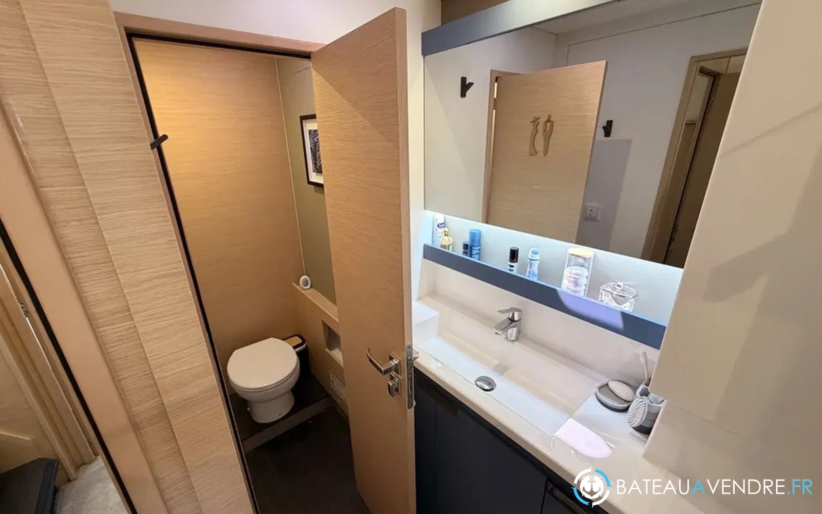 slider 31 Fountaine Pajot Aura 51