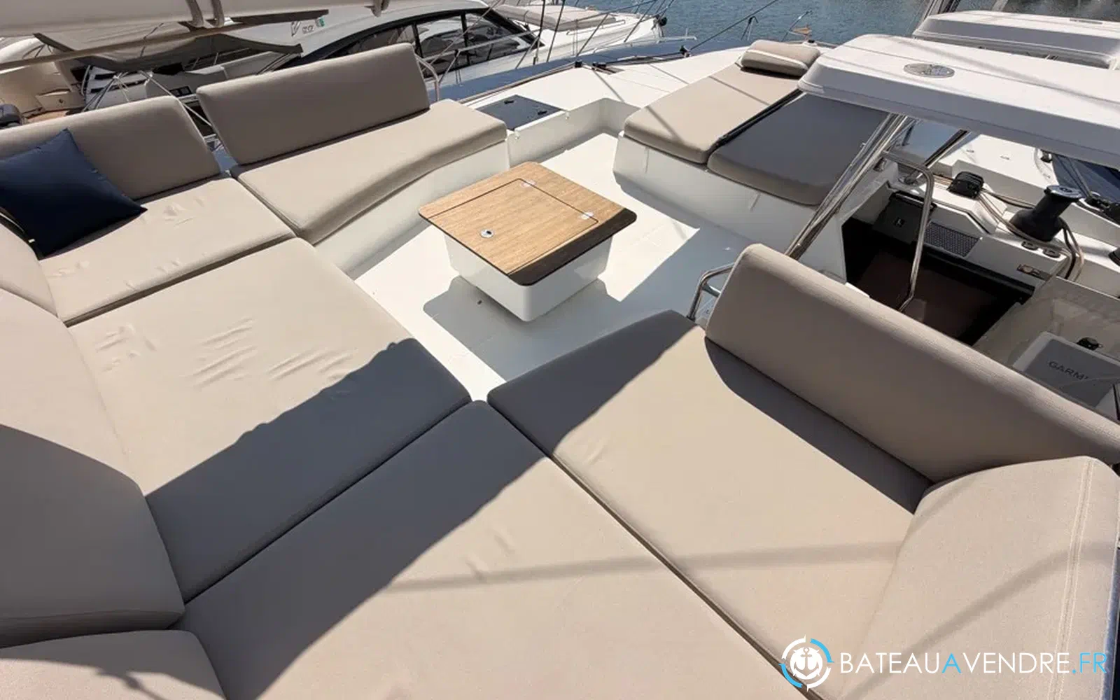 slider 33 Fountaine Pajot Aura 51