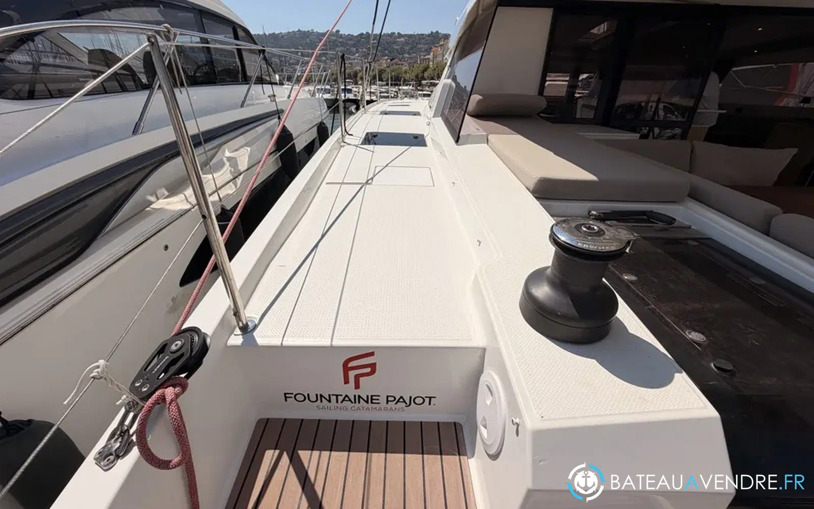 slider 34 Fountaine Pajot Aura 51
