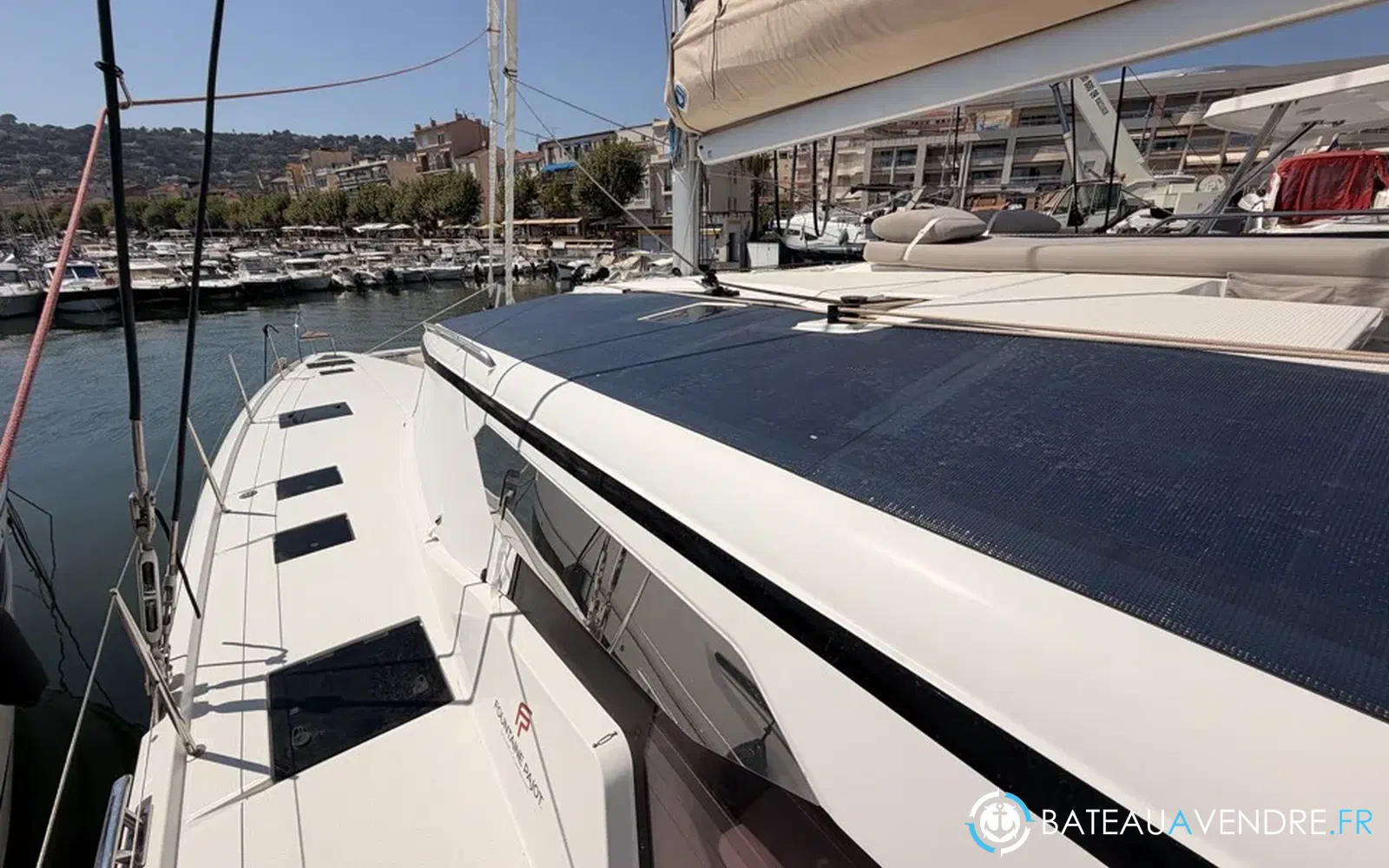 slider 36 Fountaine Pajot Aura 51