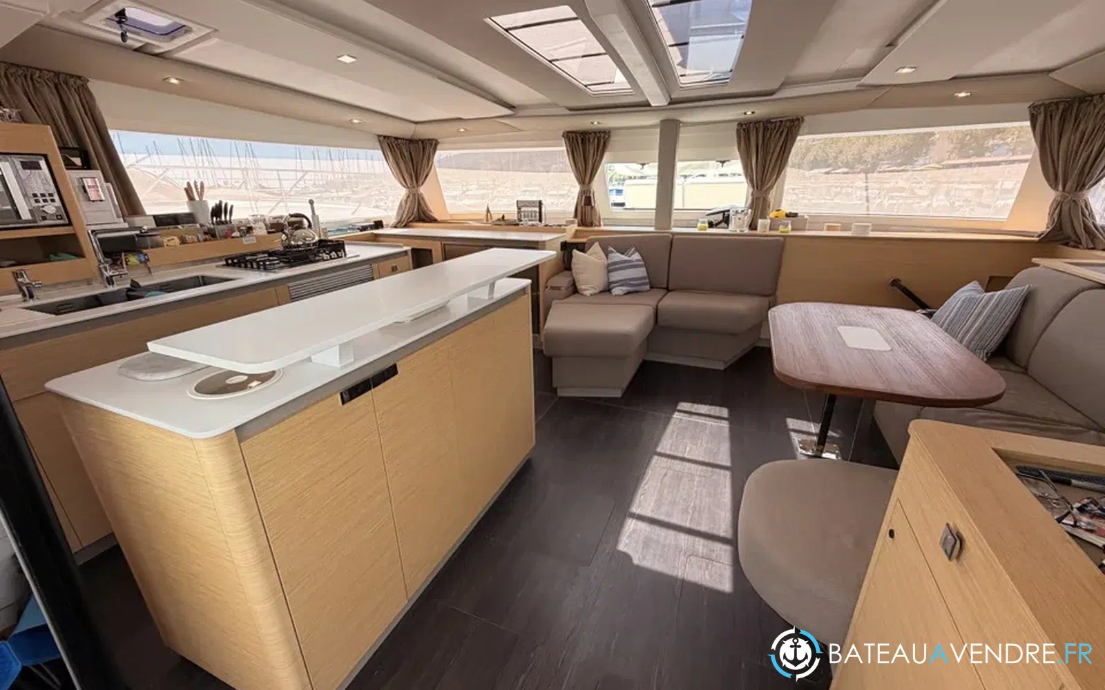 slider 40 Fountaine Pajot Aura 51