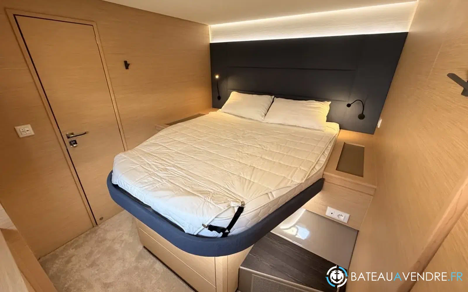 slider 41 Fountaine Pajot Aura 51