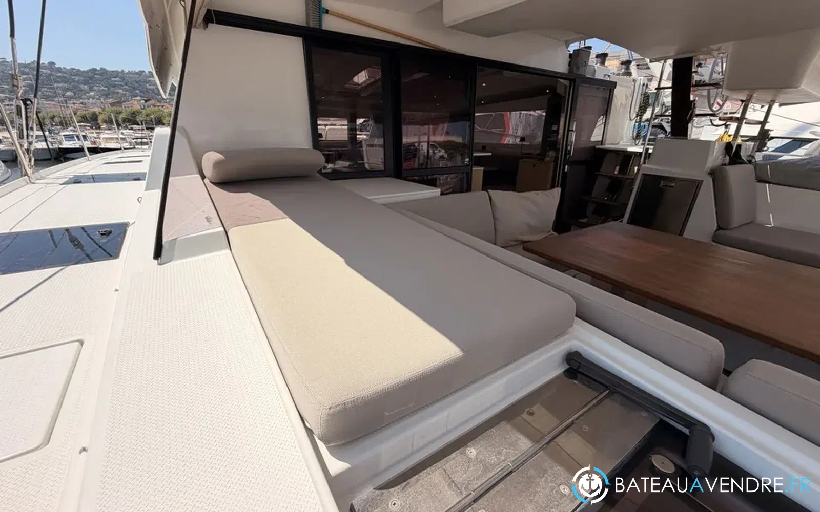 slider 49 Fountaine Pajot Aura 51