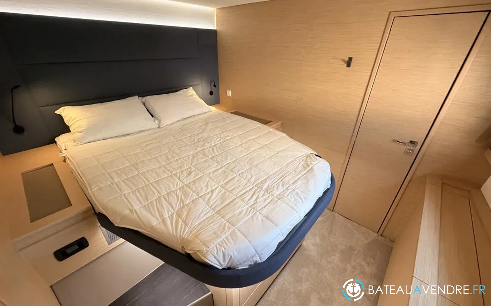 slider 54 Fountaine Pajot Aura 51