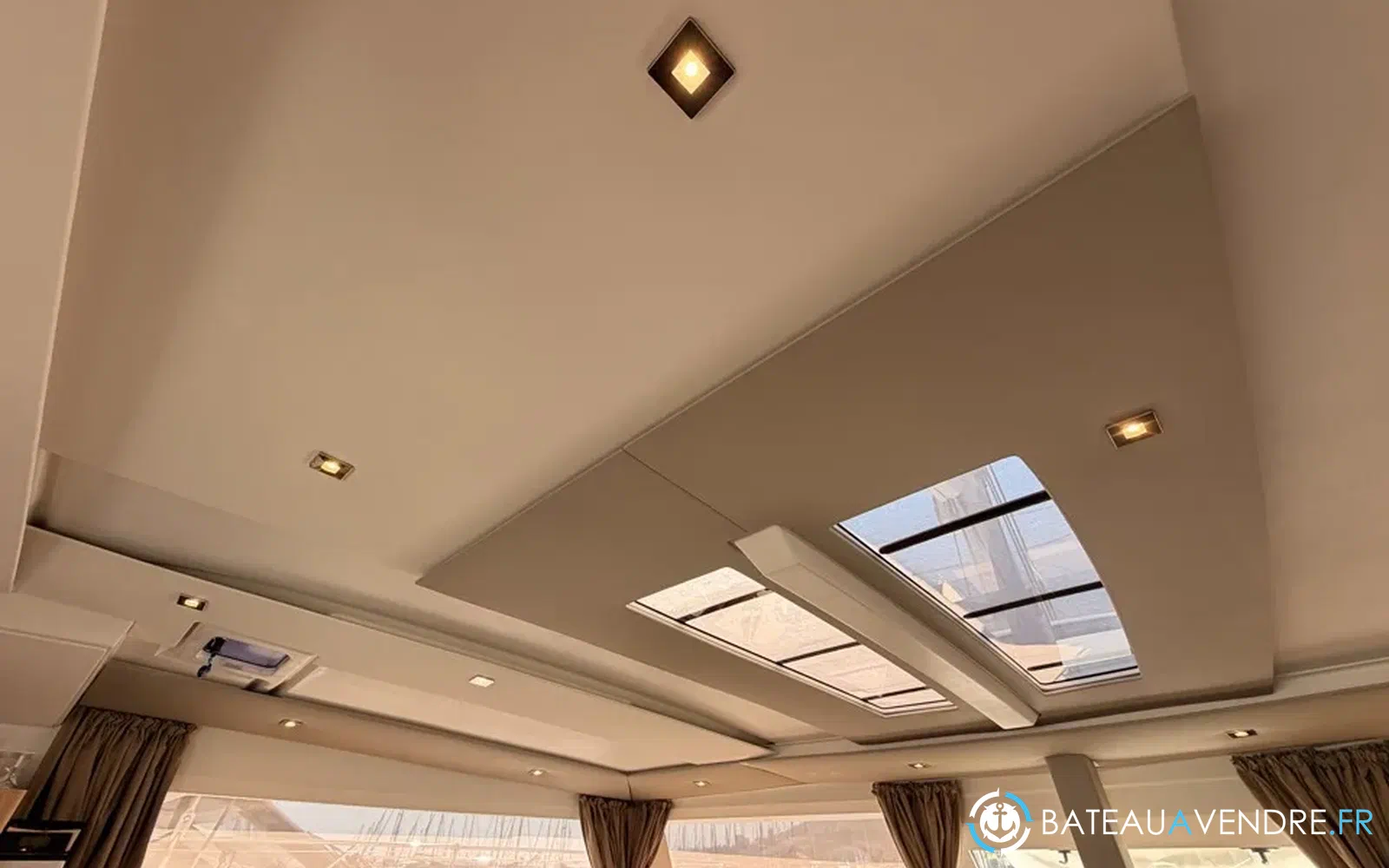 slider 72 Fountaine Pajot Aura 51
