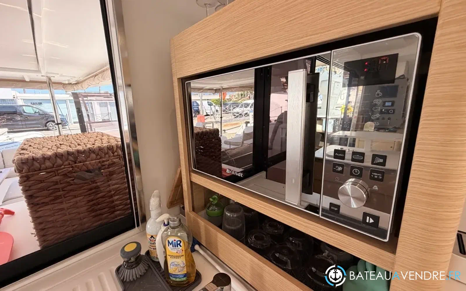 slider 79 Fountaine Pajot Aura 51