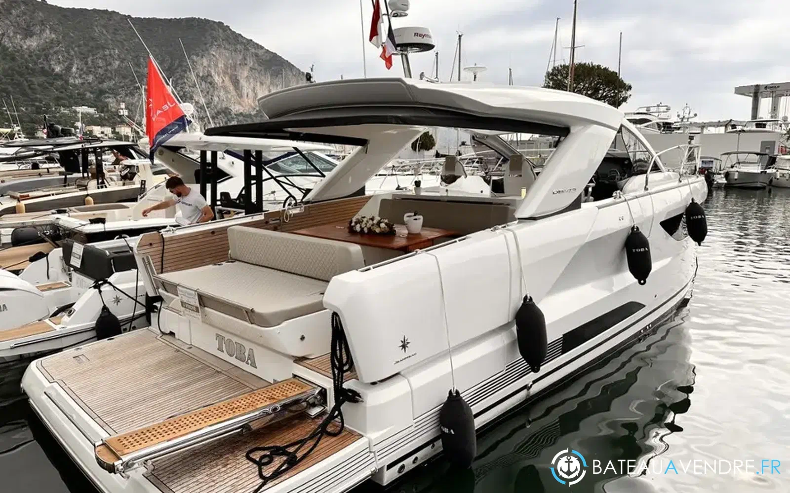 slider 0 Jeanneau DB 43