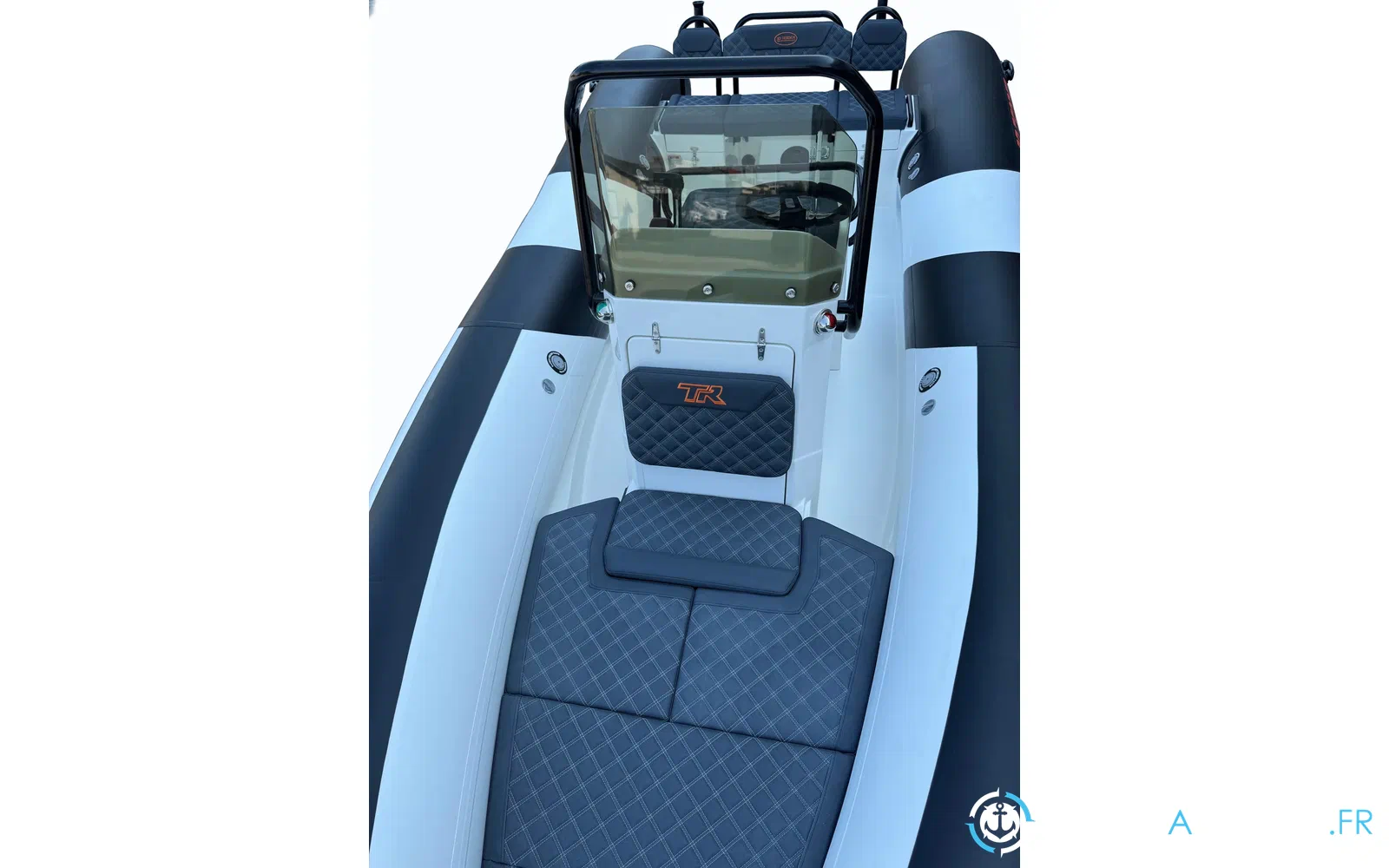 slider 3 3D Tender TR6 100cv