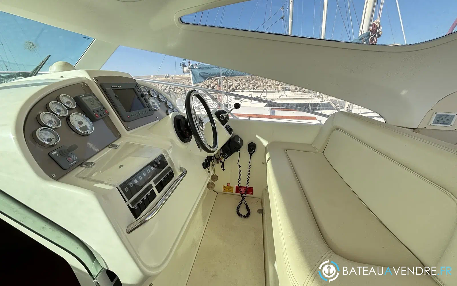 slider 9 Prestige Yachts Prestige 34 hard top
