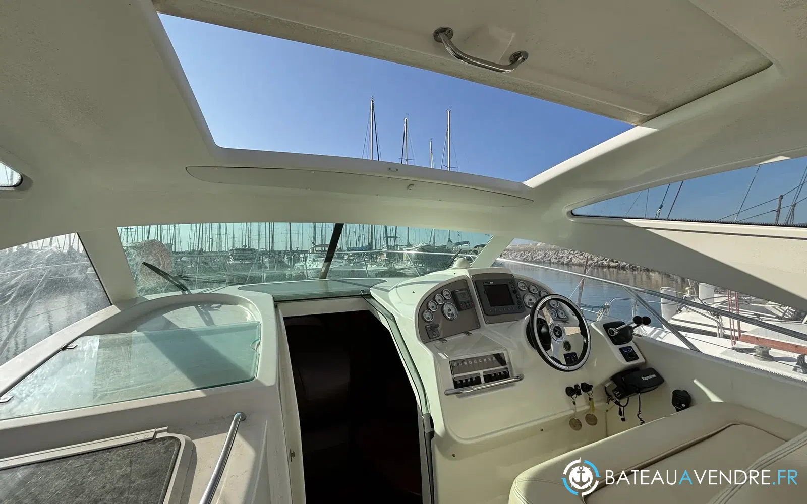 slider 10 Prestige Yachts Prestige 34 hard top