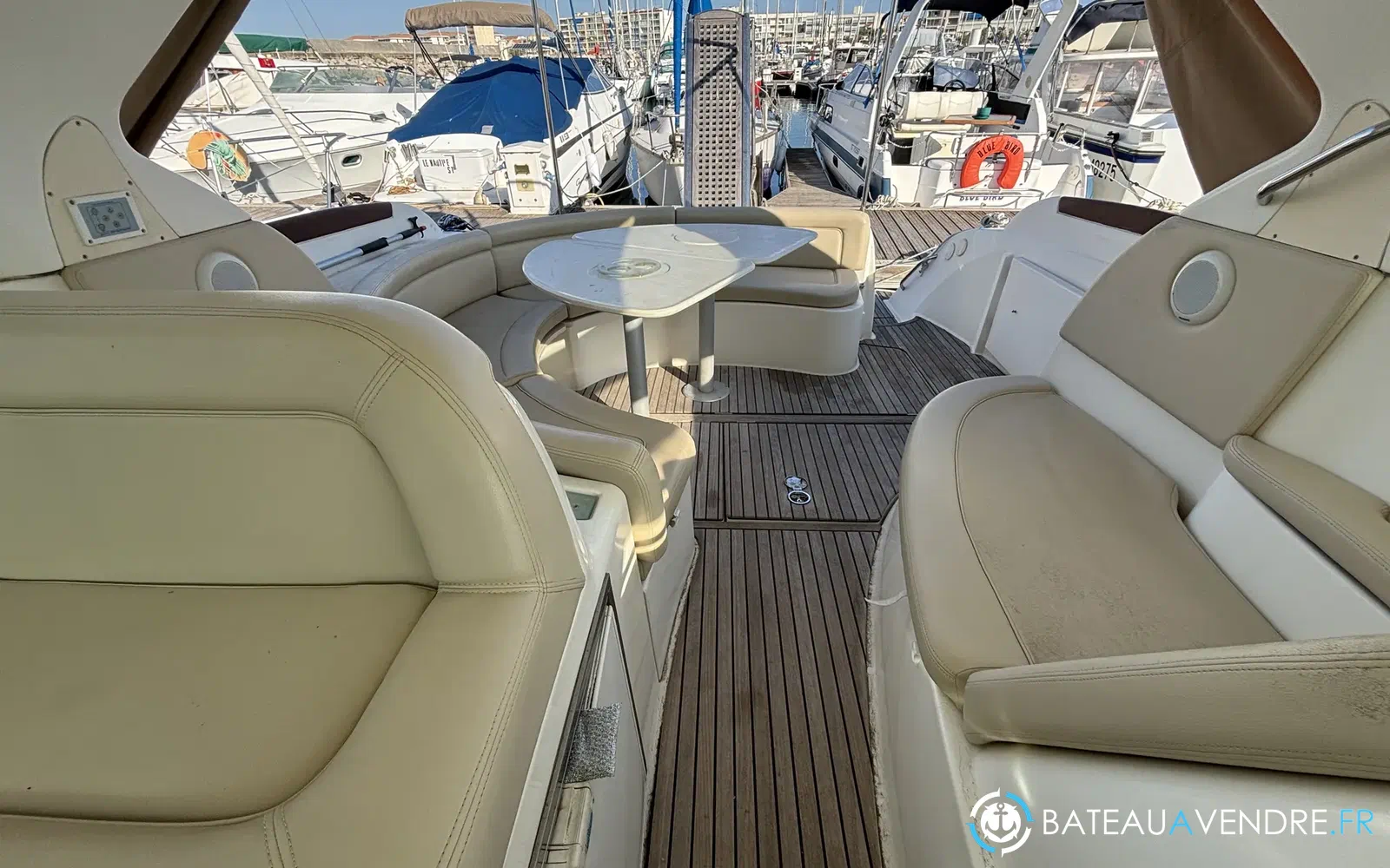 slider 7 Prestige Yachts Prestige 34 hard top