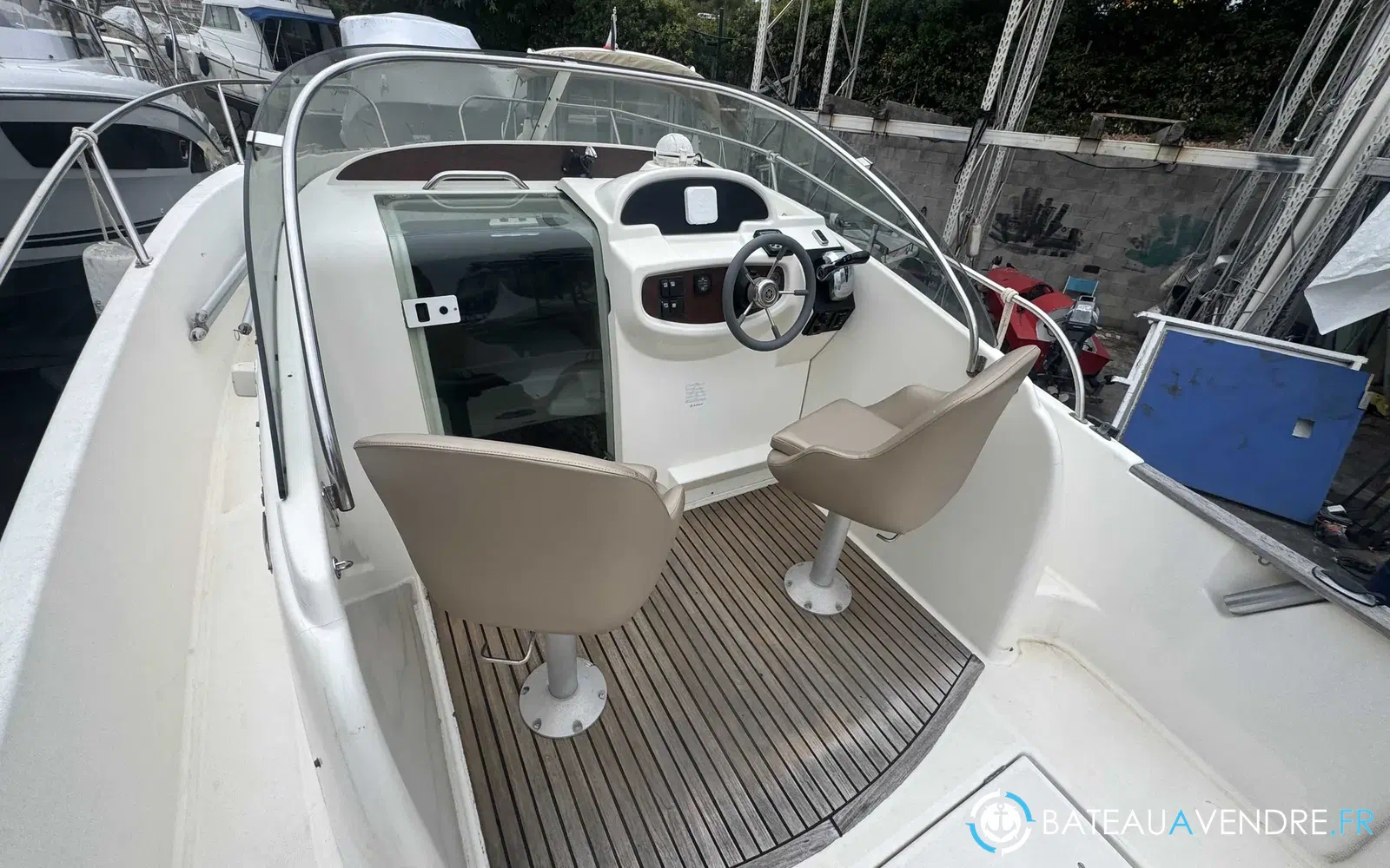 slider 3 Jeanneau Cap Camarat 755 WA