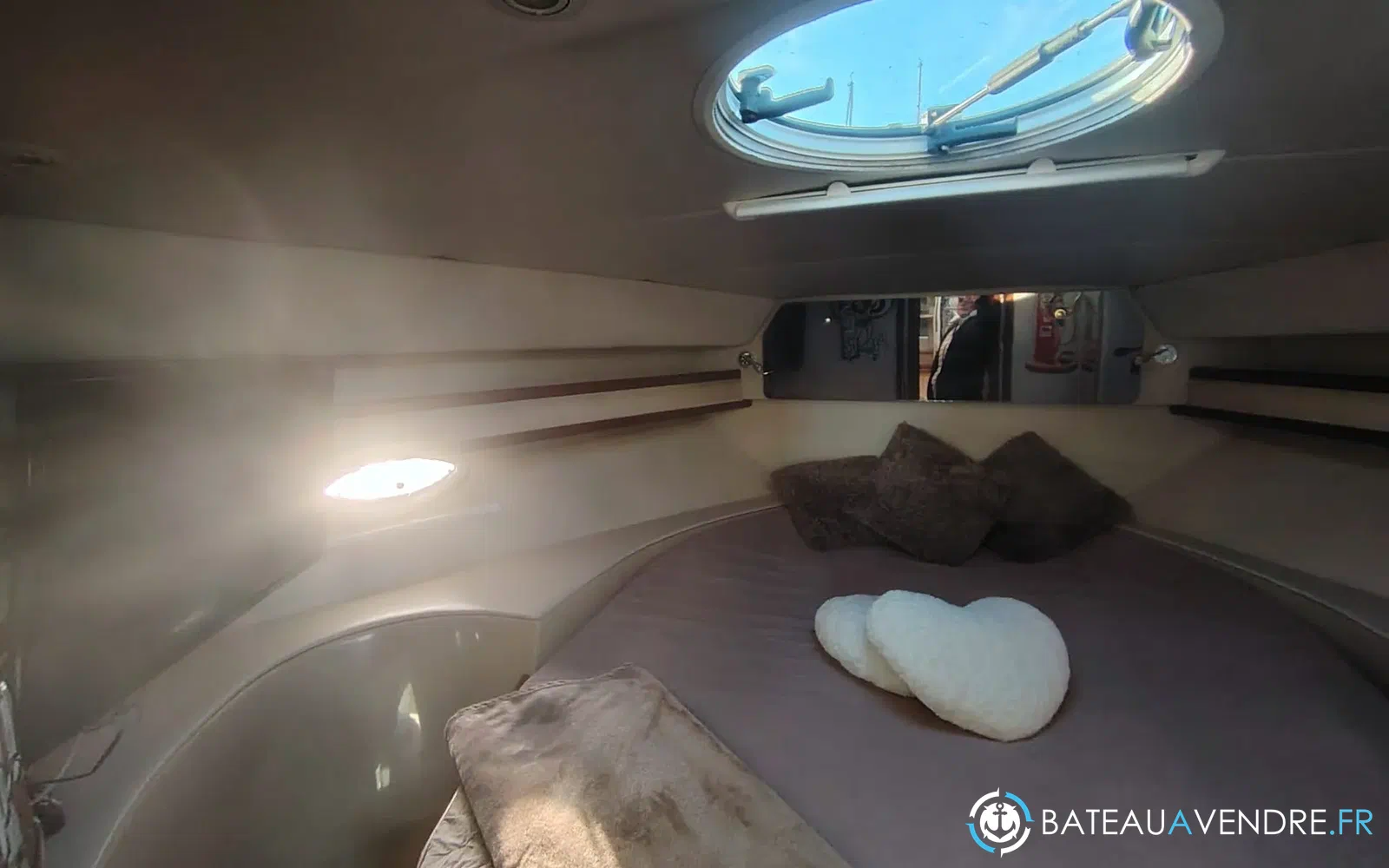 slider 12 Cruisers Yachts 3585 Flybridge