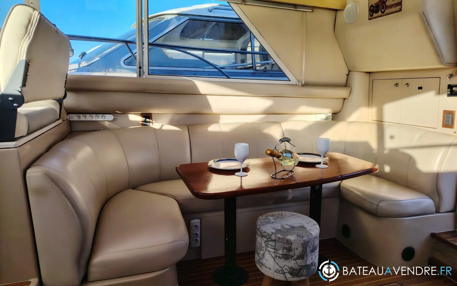 slider 6 Cruisers Yachts 3585 Flybridge