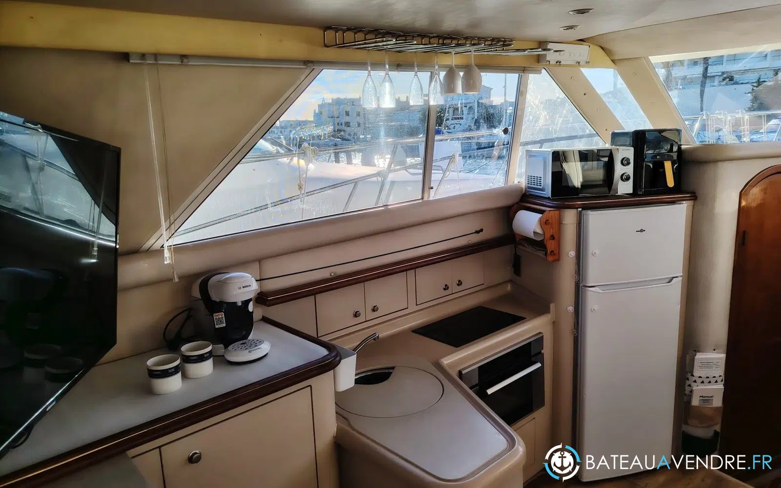 slider 7 Cruisers Yachts 3585 Flybridge
