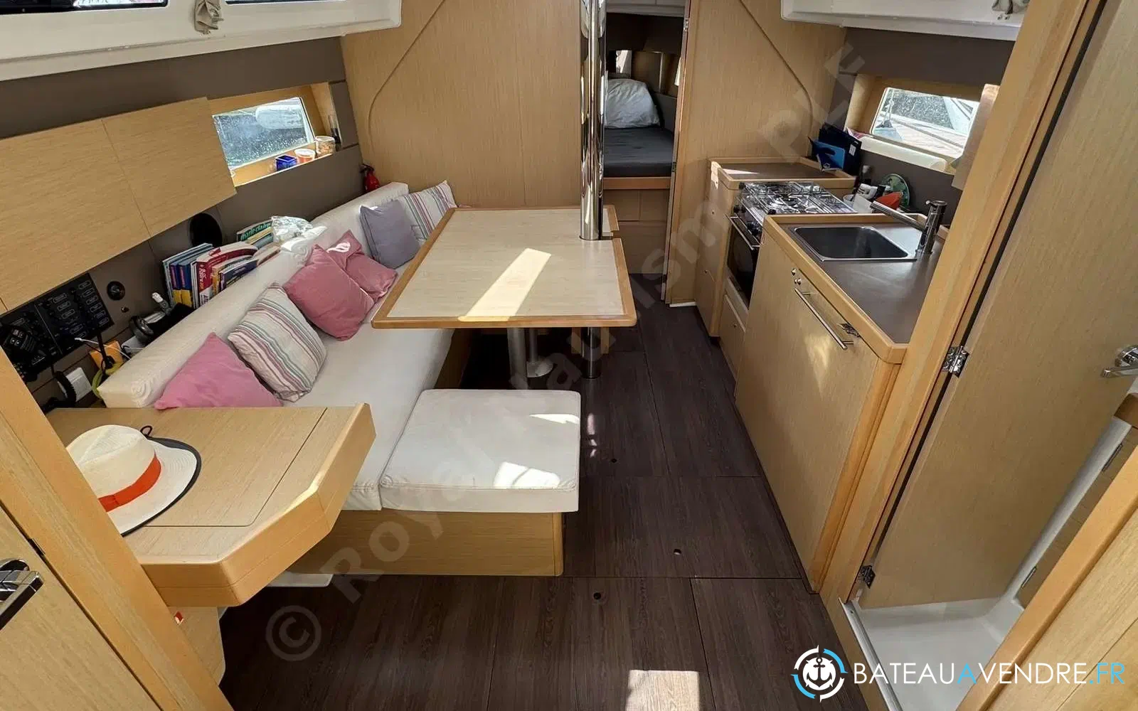 slider 10 Beneteau Oceanis 38
