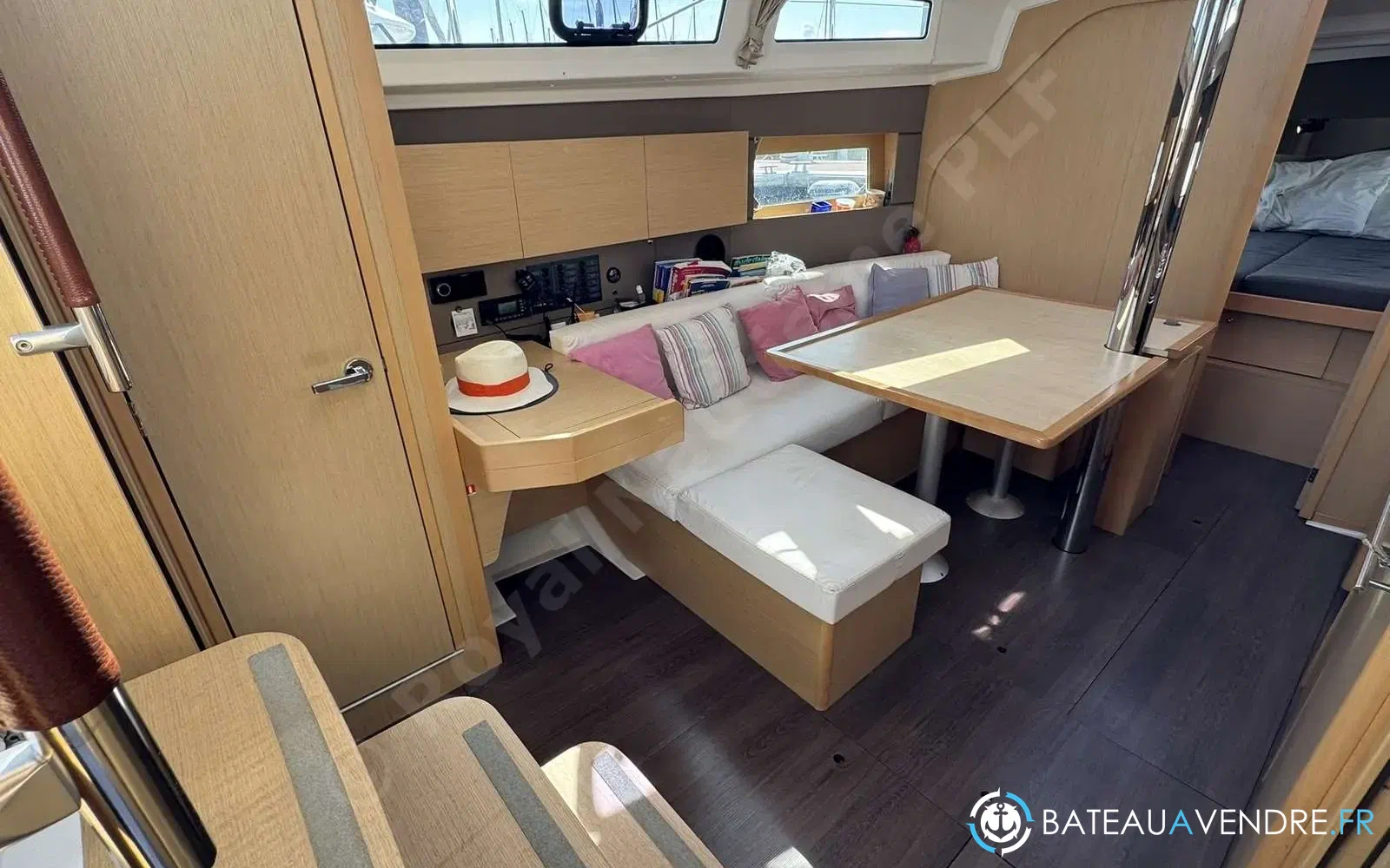 slider 12 Beneteau Oceanis 38