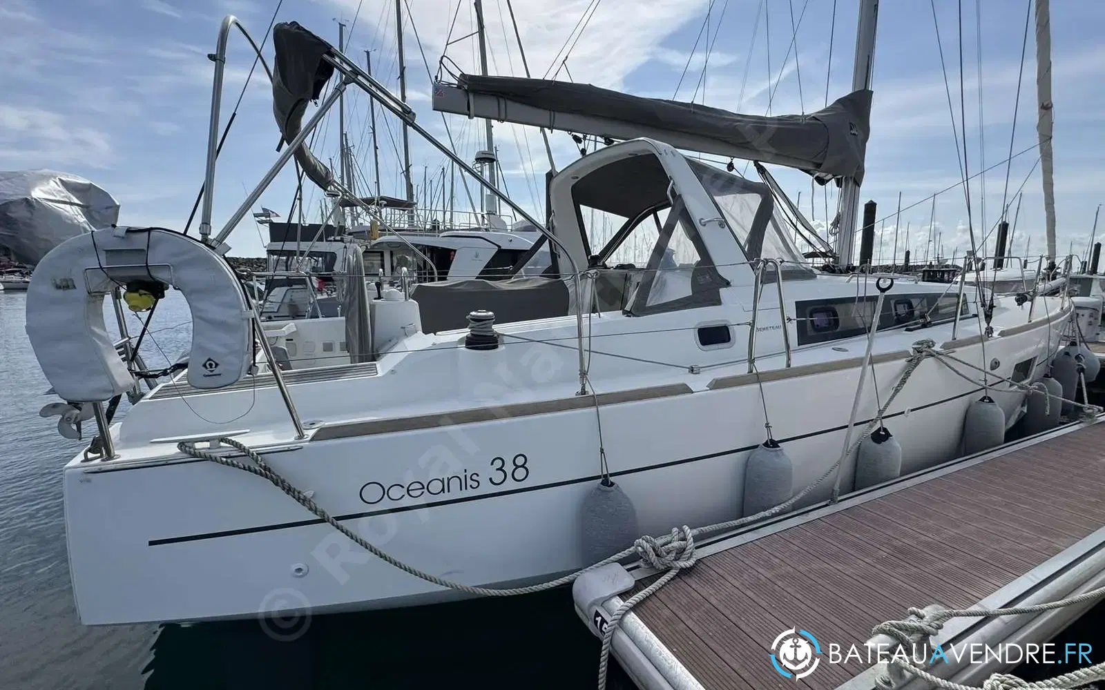 slider 3 Beneteau Oceanis 38